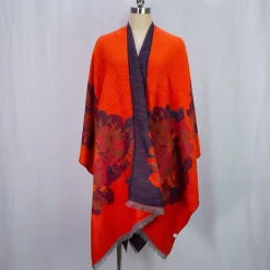 Hot Laura Vita Poncho Bryone