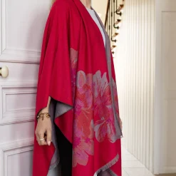 Hot Laura Vita Poncho Bryone