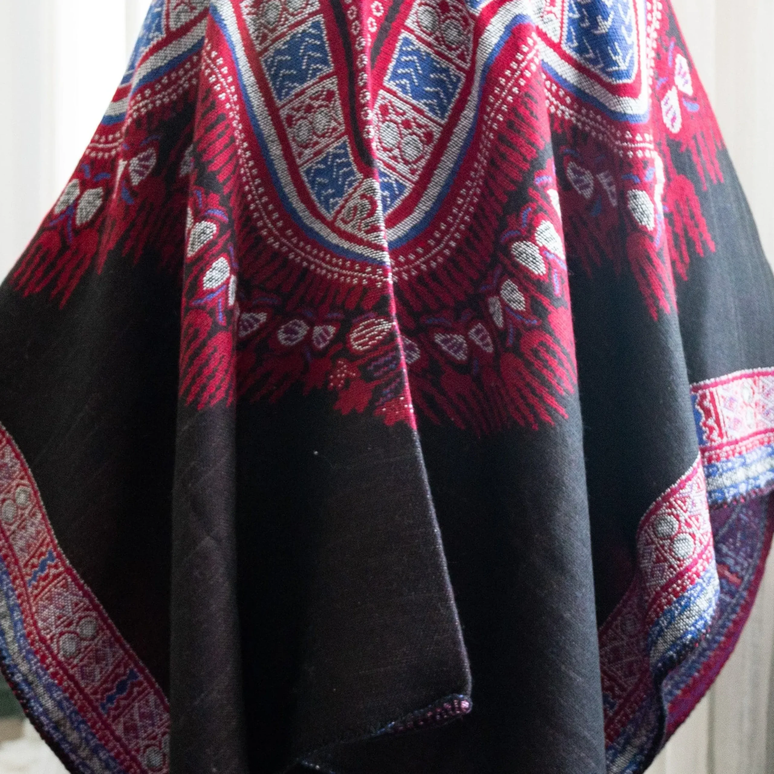 Best Sale Laura Vita Poncho Pluma