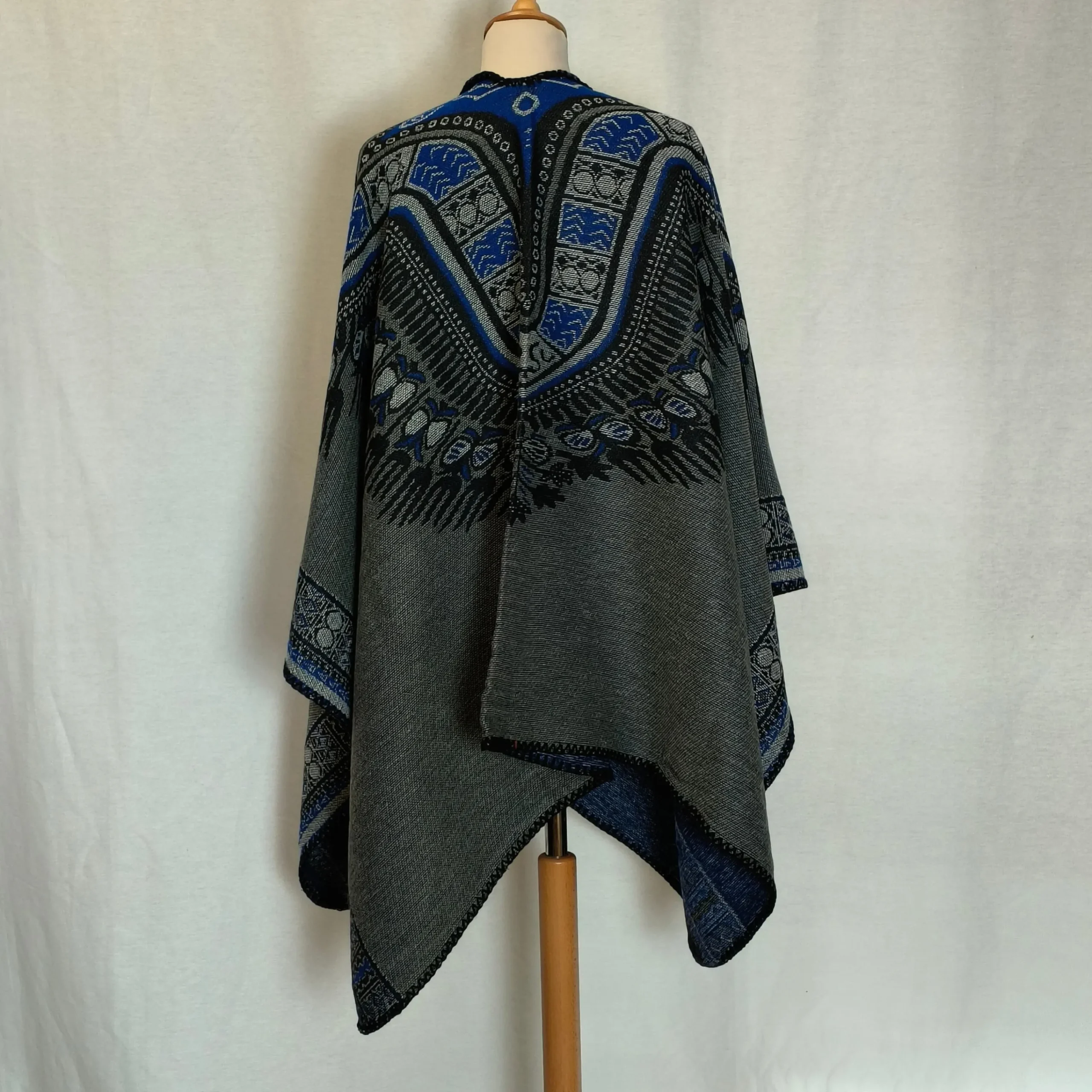 Best Sale Laura Vita Poncho Pluma