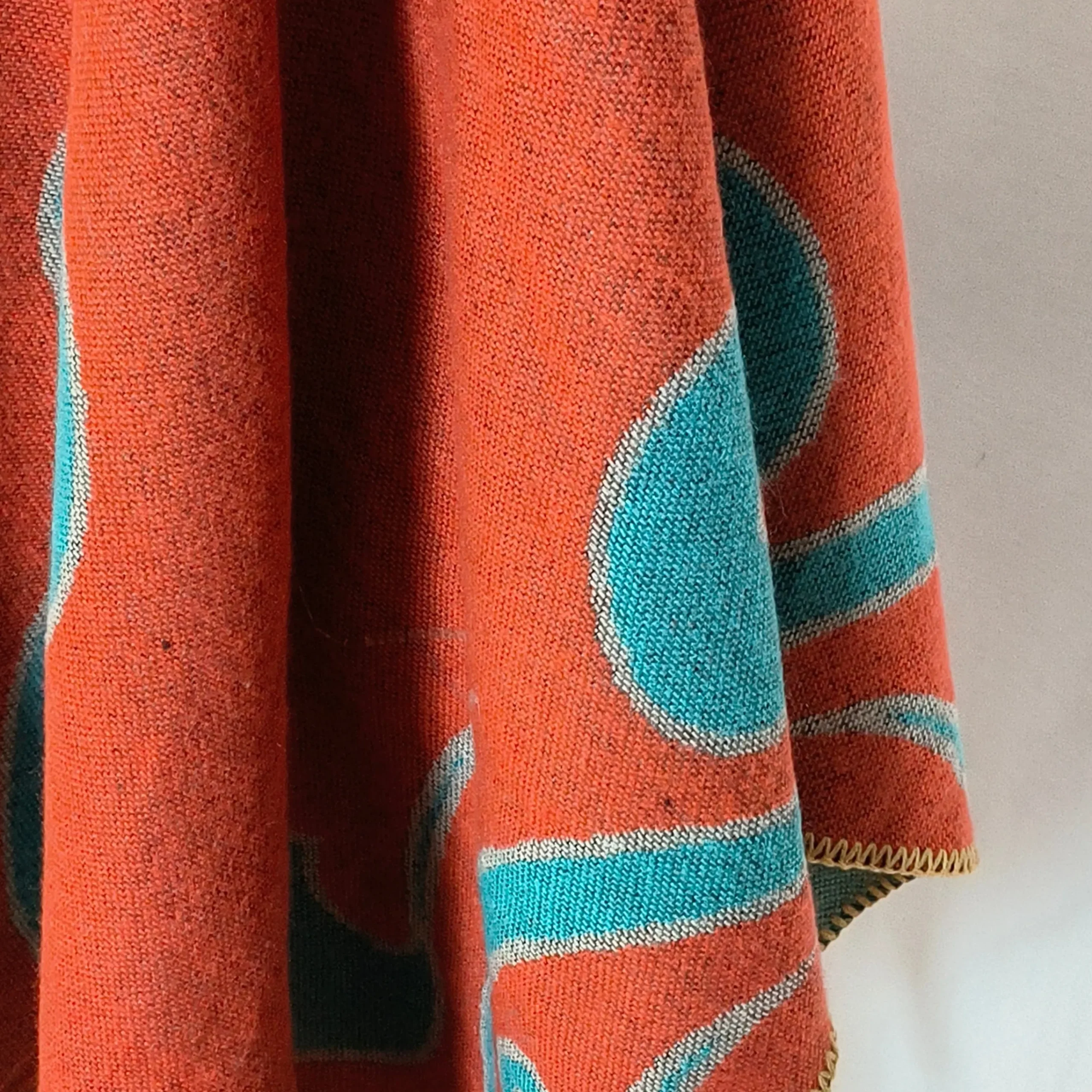 Shop Laura Vita Poncho Spirale