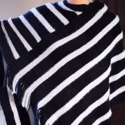 Shop Laura Vita Poncho Viborg